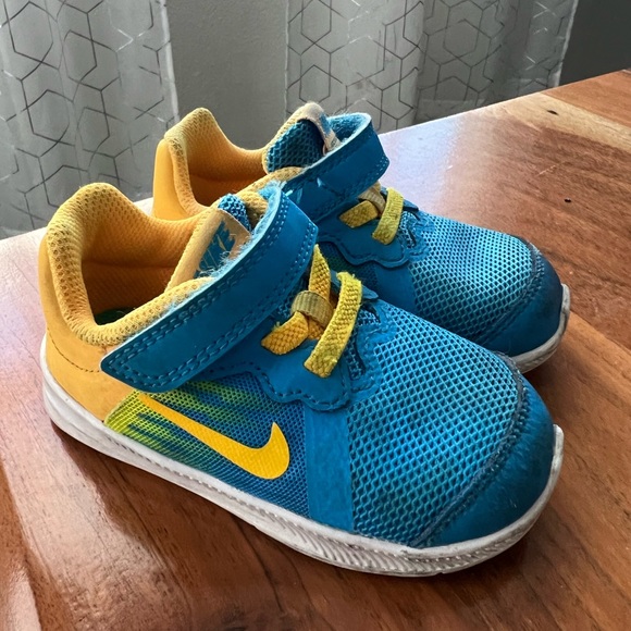 Nike kid shoes US 6C USED blue and yellow - Picture 5 of 5